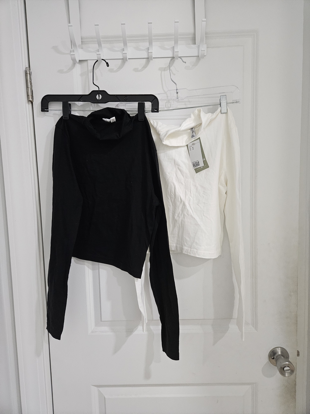 H&M Black and White Long Sleeve Mock Neck Tops
